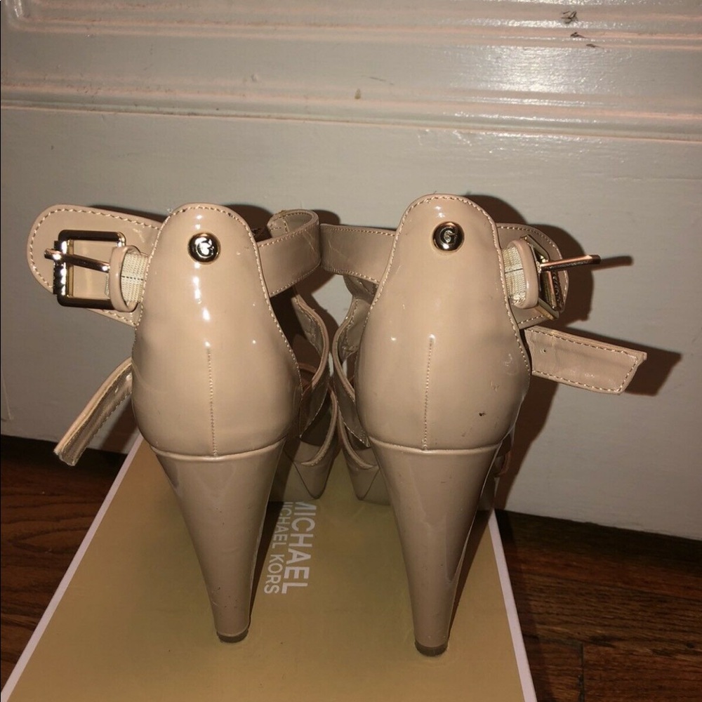 Nude GUESS heels